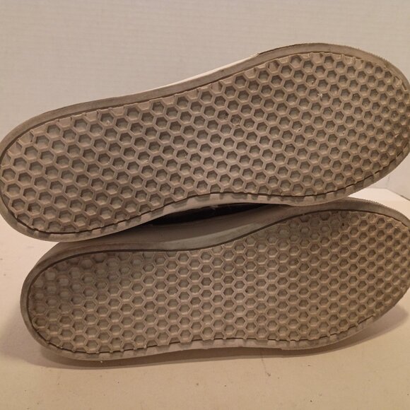 SAM EDELMAN Leya Sz 7.5US/37.5EU Gray Suede Faux Fur Pompoms Stringless Sneaker - Picture 12 of 12